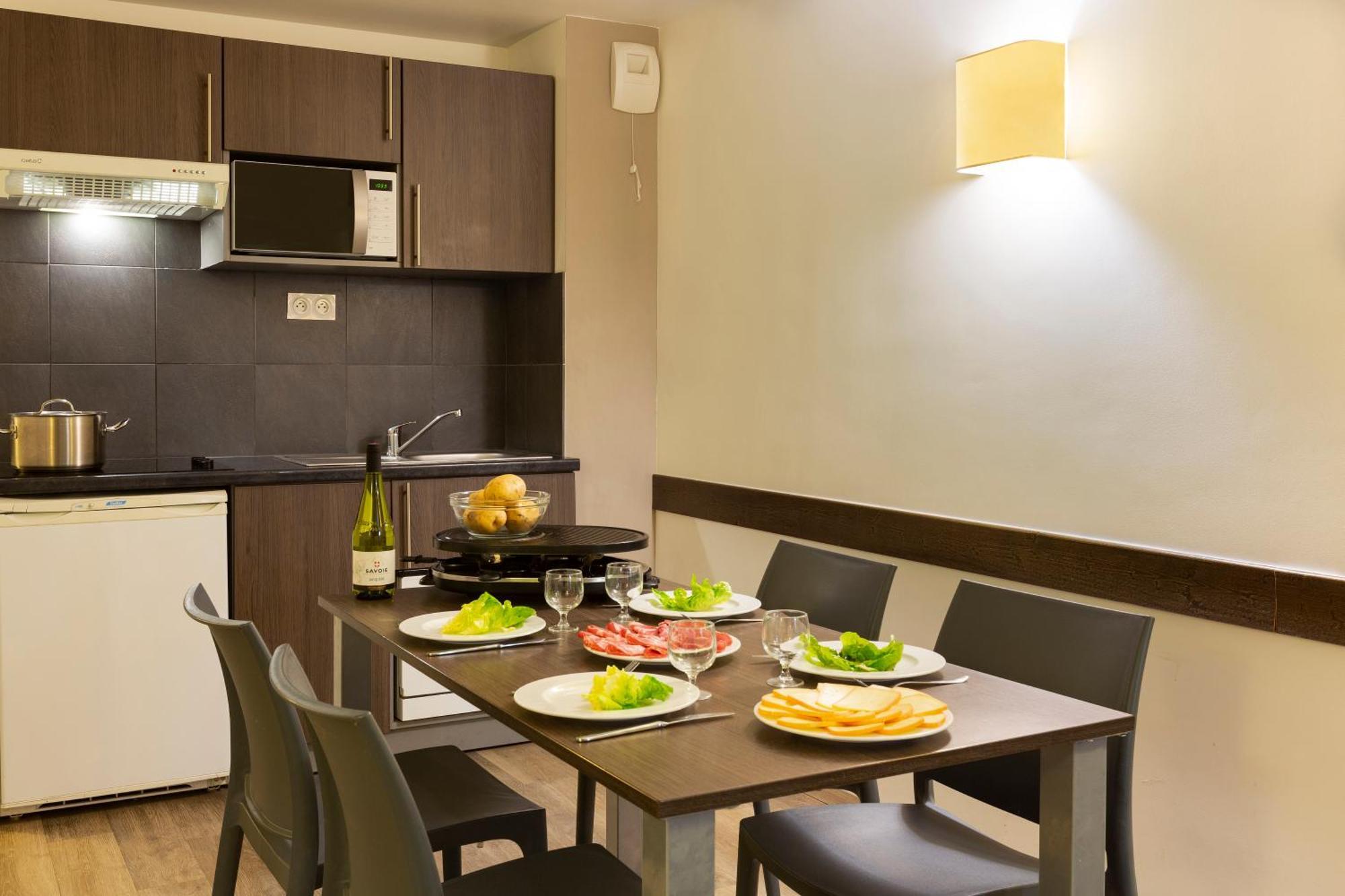 Sowell Residences Pierre Blanche Сен-Мартен-дьо-Белвил Екстериор снимка