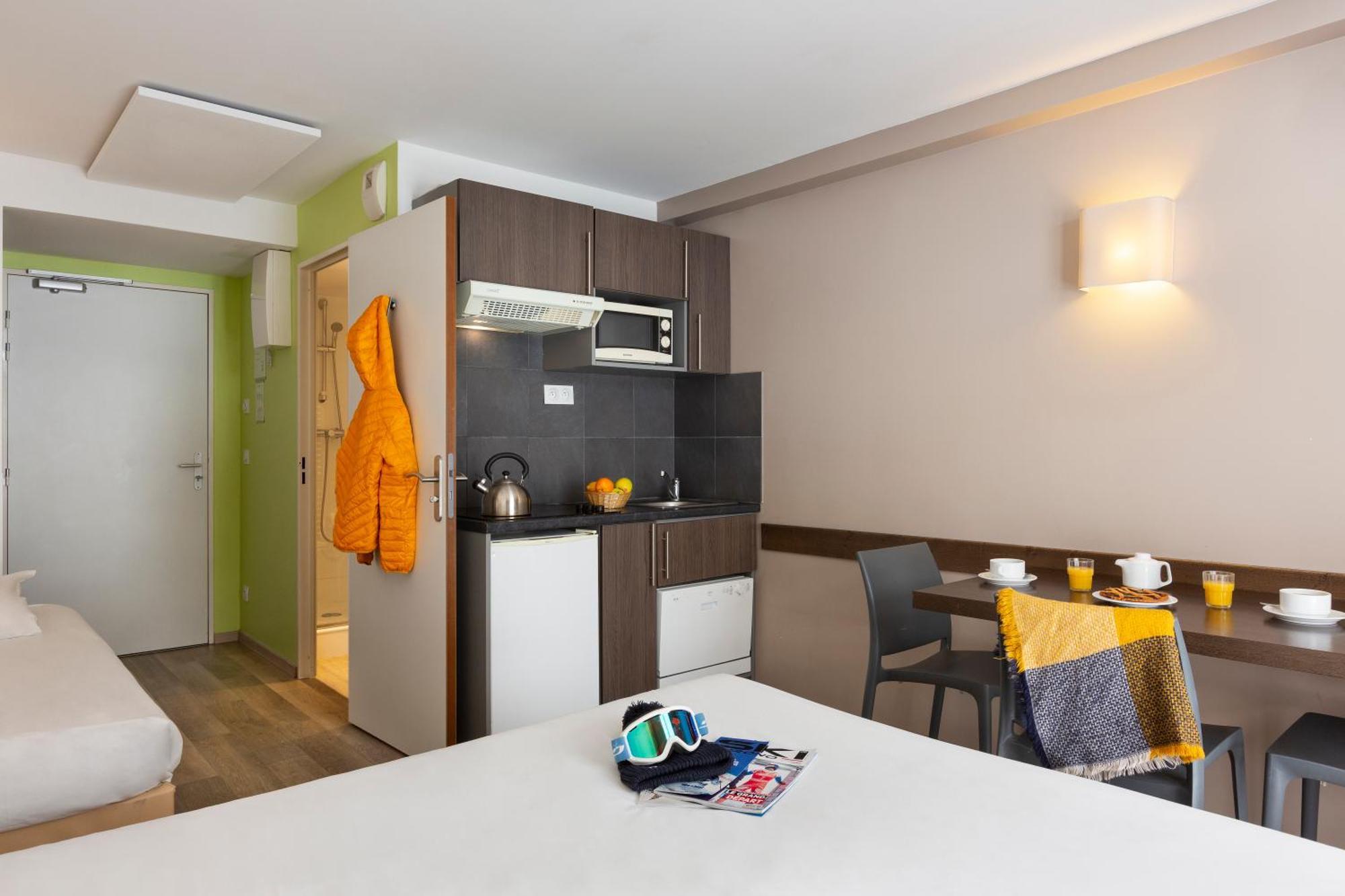 Sowell Residences Pierre Blanche Сен-Мартен-дьо-Белвил Екстериор снимка